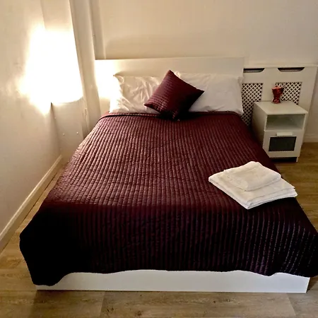 Ava Guest house 2*