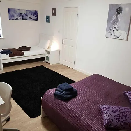 Ava Guest house 2*
