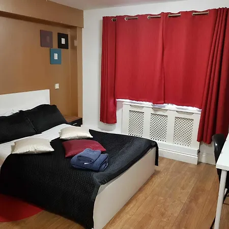 Ava Guest house 2*