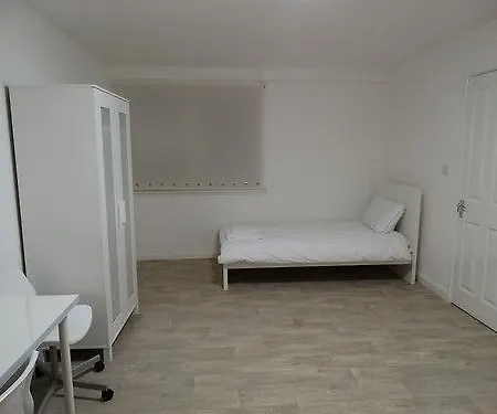 Ava Guest house 2*