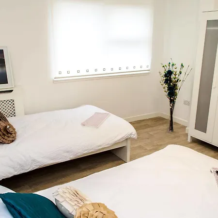 Ava Guest house 2*